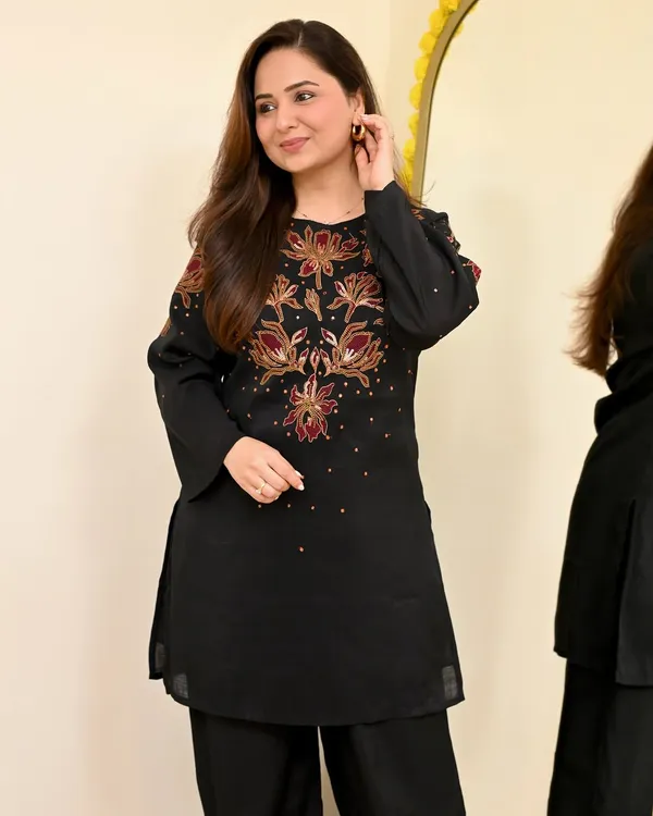 Black_Embroidered_Kurti_Pant_Set_For_Women_|_Elegant_Festive_&_Casual_Wear_Co-Ord_Set