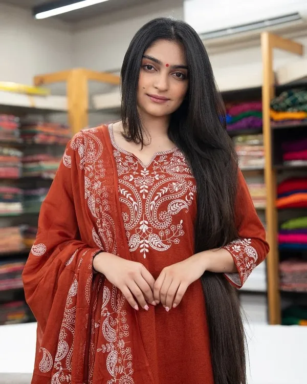 Elegant_Red_Cotton_Kurta_Set_With_White_Embroidery