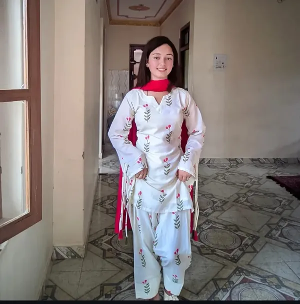 Floral_Printed_Cotton_Kurta_Pant_Set_with_Pink_Dupatta