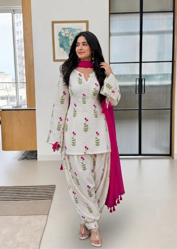 Floral_Printed_Cotton_Kurta_Pant_Set_with_Pink_Dupatta