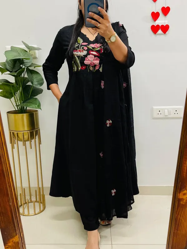 Black_Embroidered_Kurta_Set_With_Dupatta_Festive_Ethnic_Wear