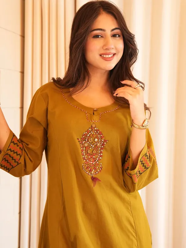 Mustard_Yellow_Kurta_Set_With_Embroidered_Yoke_And_Printed_Dupatta