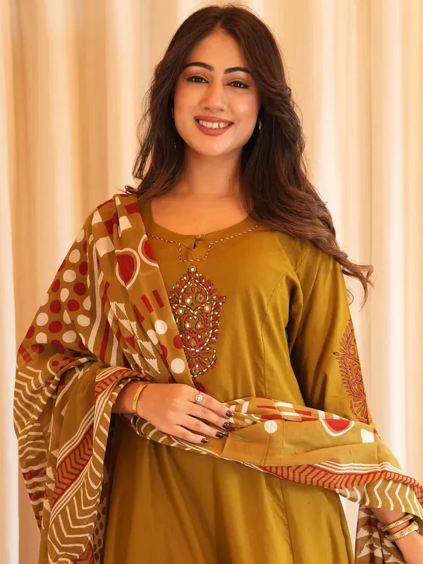 Mustard_Yellow_Kurta_Set_With_Embroidered_Yoke_And_Printed_Dupatta