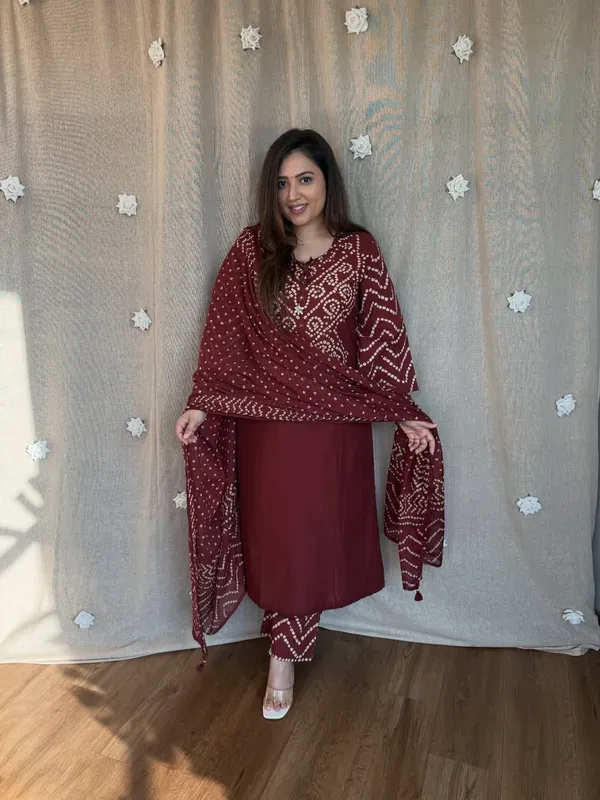 Maroon_Bandhani_Kurta_Set_With_Dupatta