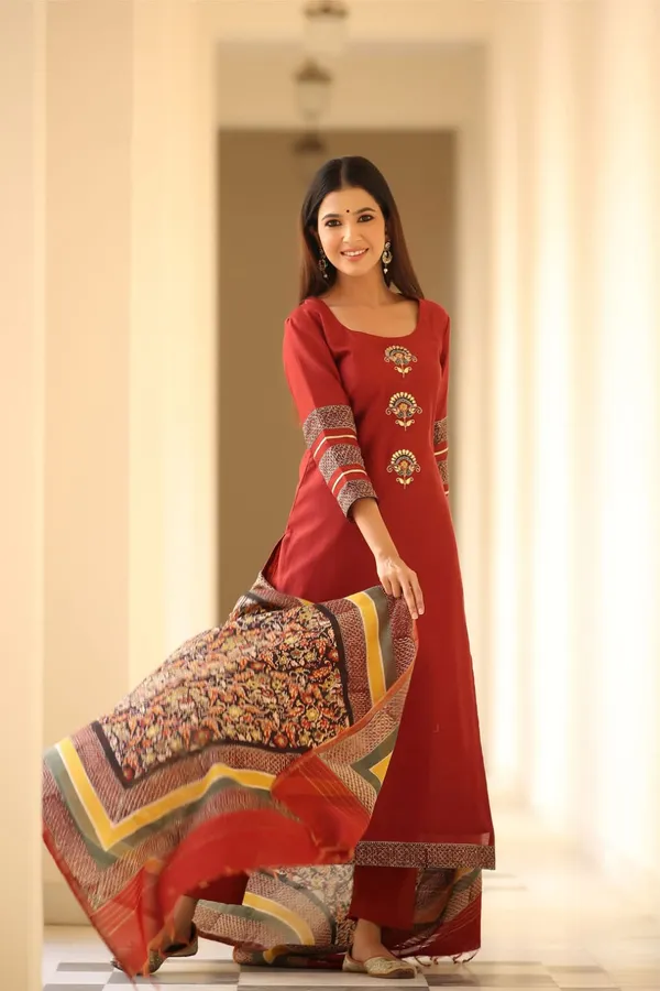 Red_Kurta_Set_With_Embroidered_Motifs_And_Printed_Dupatta