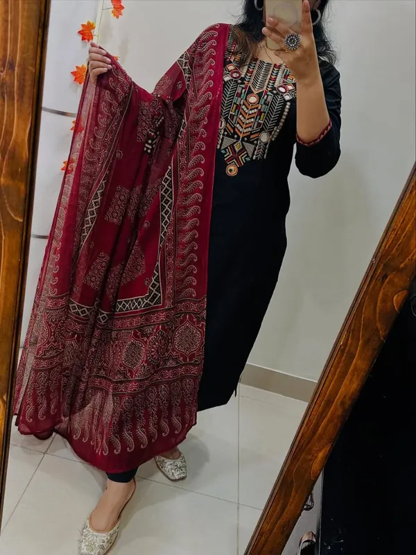 Black_Jaipuri_Hand_Embroidered_Kurta_Set_With_Ajrakh_Print_Dupatta
