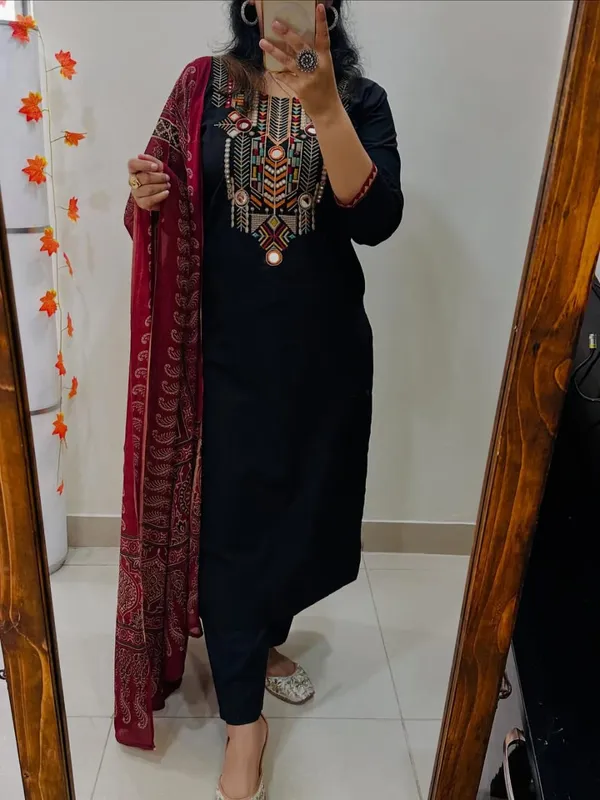 Black_Jaipuri_Hand_Embroidered_Kurta_Set_With_Ajrakh_Print_Dupatta