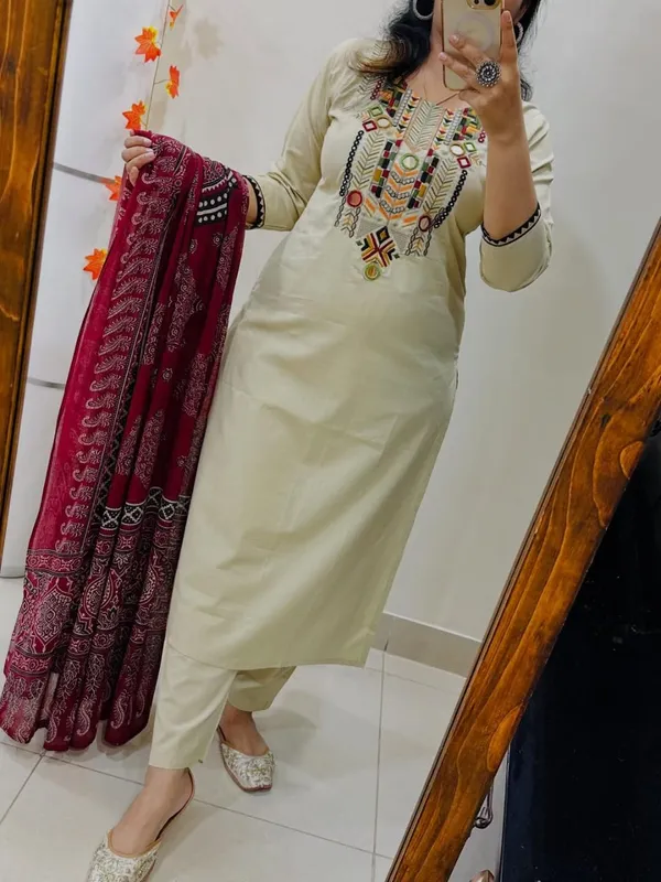 White_Jaipuri_Hand_Embroidered_Kurta_Set_With_Ajrakh_Print_Dupatta