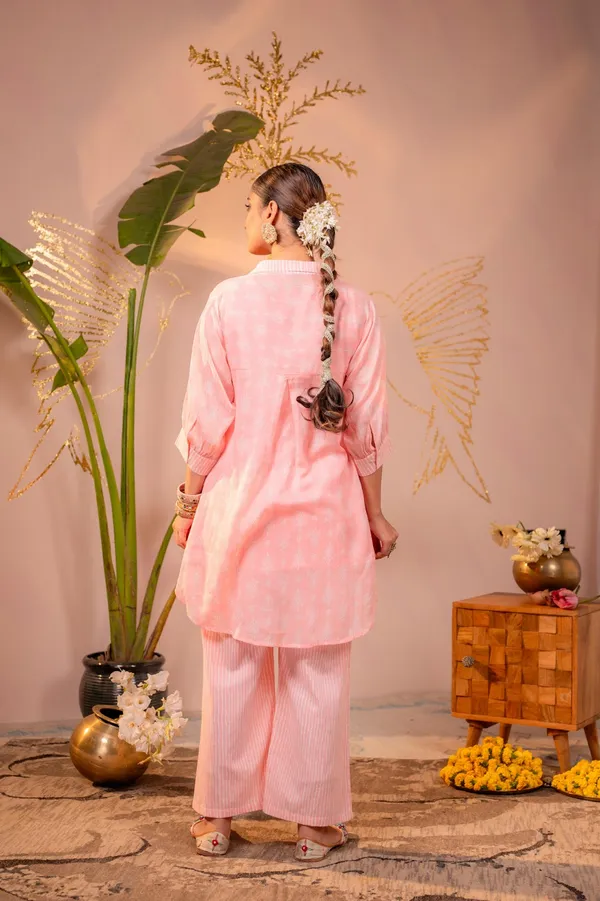 Peach_Pink_pure_Mul_Cotton_with_hand_block_print_Co-Ord_Set_For_Women_with_matching_inner
