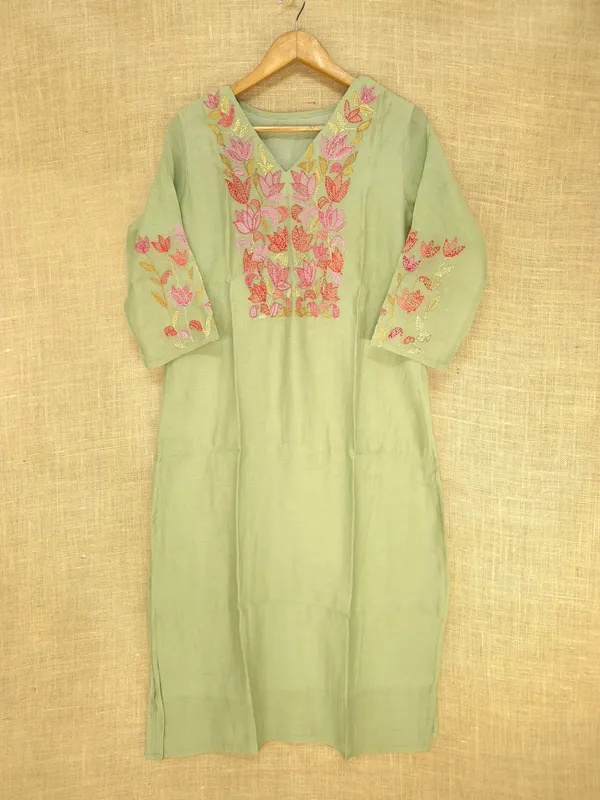 Pastal_Green_Mul_Chanderi__Kurta_Set_With_Dupatta_(3_Piece)_For_Women