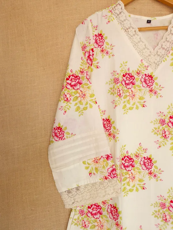 Cream_White_pure_Cotton_flower_print_with_pleating_and_lace_work_Kurta_Set_co_ord_set_For_Women
