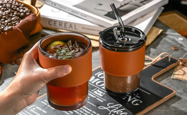 Slub_Glass_Mug_With_Straw_&_Leather_Cover_(400Ml)