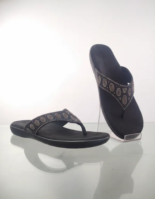 Black_Polyurethane_Premium_Flip-Flops_For_Women