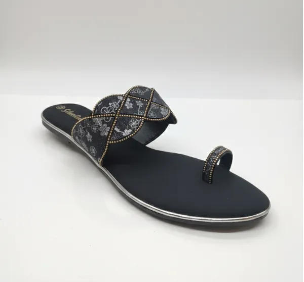 Black_Polyurethane_Premium_Toe-Ring_Sandals_For_Women
