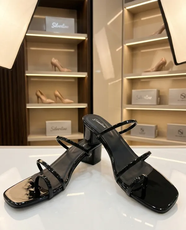 Black_Polyurethane_Premium_Sandals_For_Women