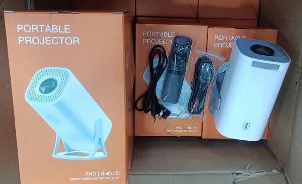 Portable_Smart_Wireless_Fhd_Projector_With_Remote_And_Accessories
