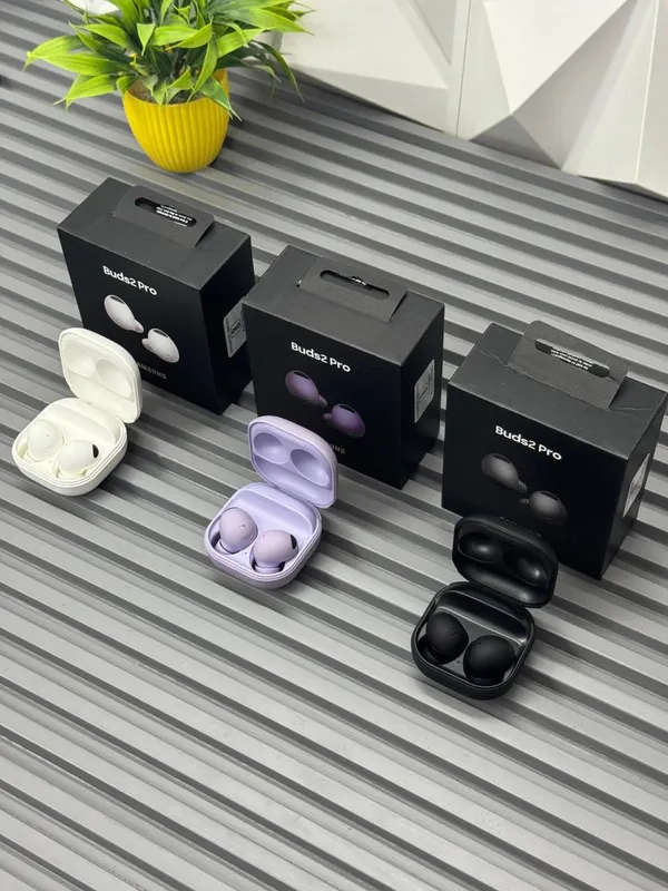 Buds2_Pro_True_Wireless_Earbuds_Available_In_White,_Purple,_And_Black