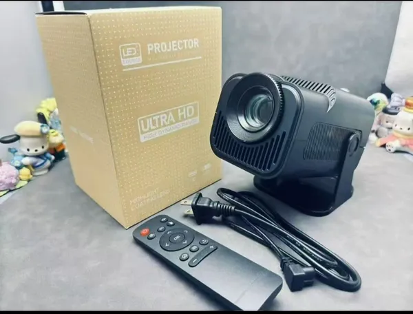 Ultra_Hd_Mini_Projector_With_Remote_Control