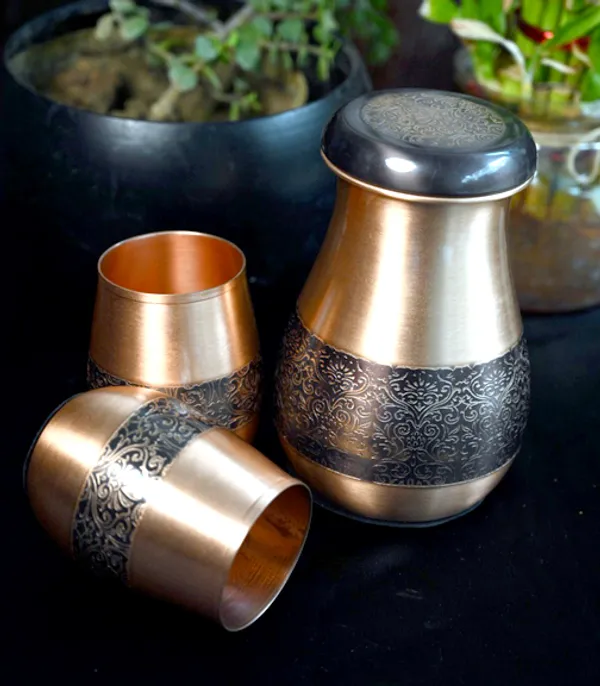 Copper_Water_Bottle_Jar,_Antique_Finish,_Embossed_Design,_Ayurvedic_Bedroom_Jar_(1000_ml)