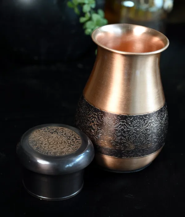 Copper_Water_Bottle_Jar,_Antique_Finish,_Embossed_Design,_Ayurvedic_Bedroom_Jar_(1000_ml)