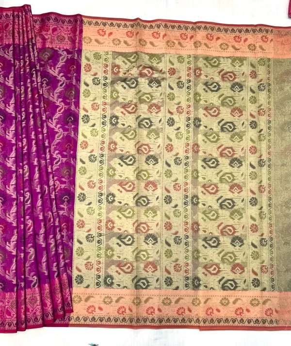 Magenta_And_Golden_Banarasi_Silk_Saree_With_Brocade_Design_For_Women