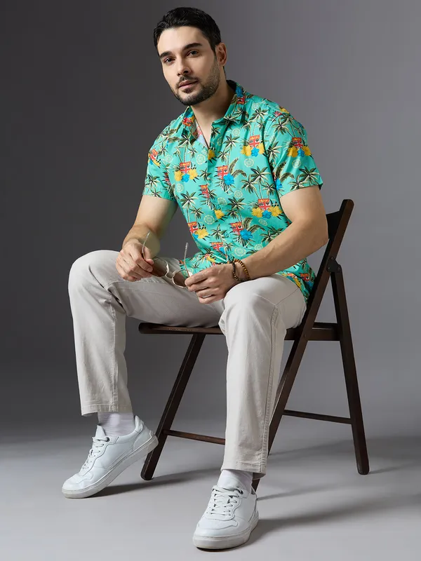 Green_Cotton_Men’s_Half_Sleeves_Tropical_Print_Casual_Shirt