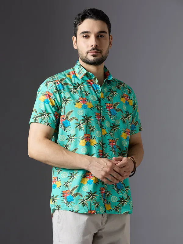 Green_Cotton_Men’s_Half_Sleeves_Tropical_Print_Casual_Shirt