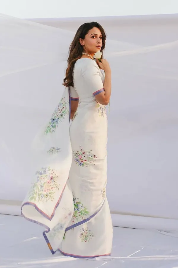 Elegant_White_Floral_Embroidered_Saree_With_Purple_Border