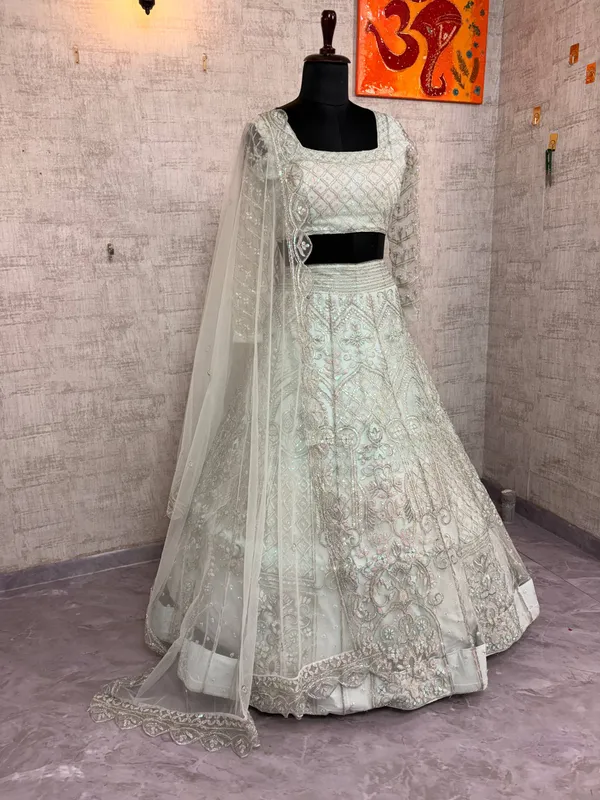 Elegant_Off-White_Embellished_Lehenga_Choli_Set_With_Dupatta
