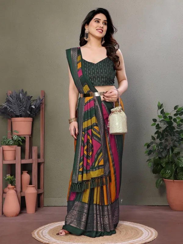 Multicolor_Geometric_Printed_Saree_With_Contrast_Border_And_Pallu