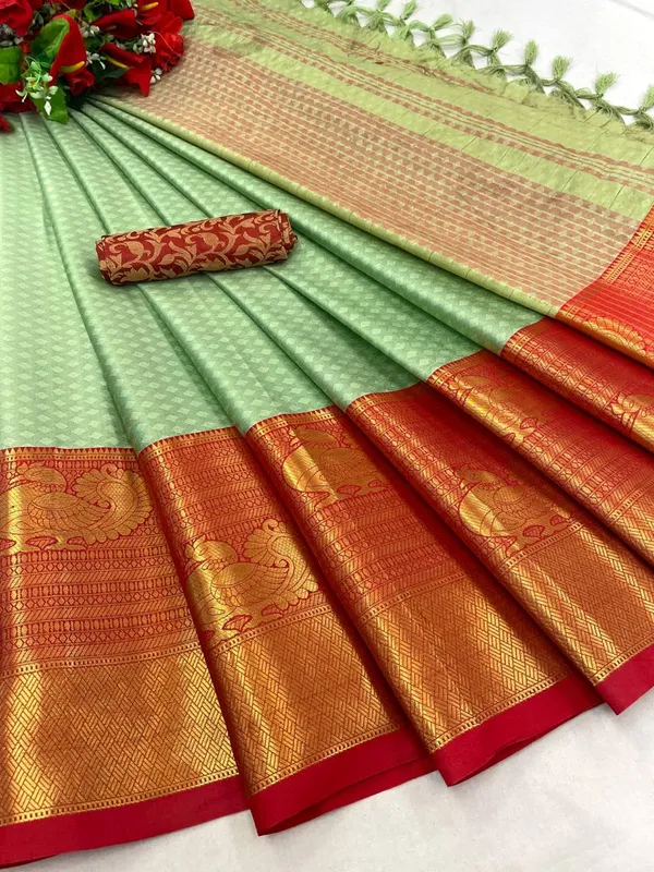 Traditional_South_Indian_Kanjivaram_Silk_Saree_With_Zari_Border_-_Green_And_Red