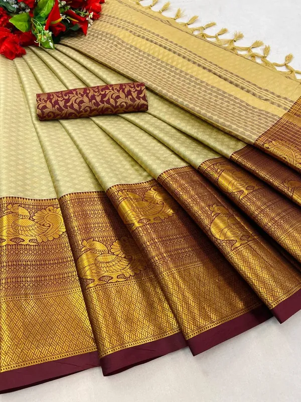 Traditional_South_Indian_Kanjivaram_Silk_Saree_With_Golden_Zari_Border