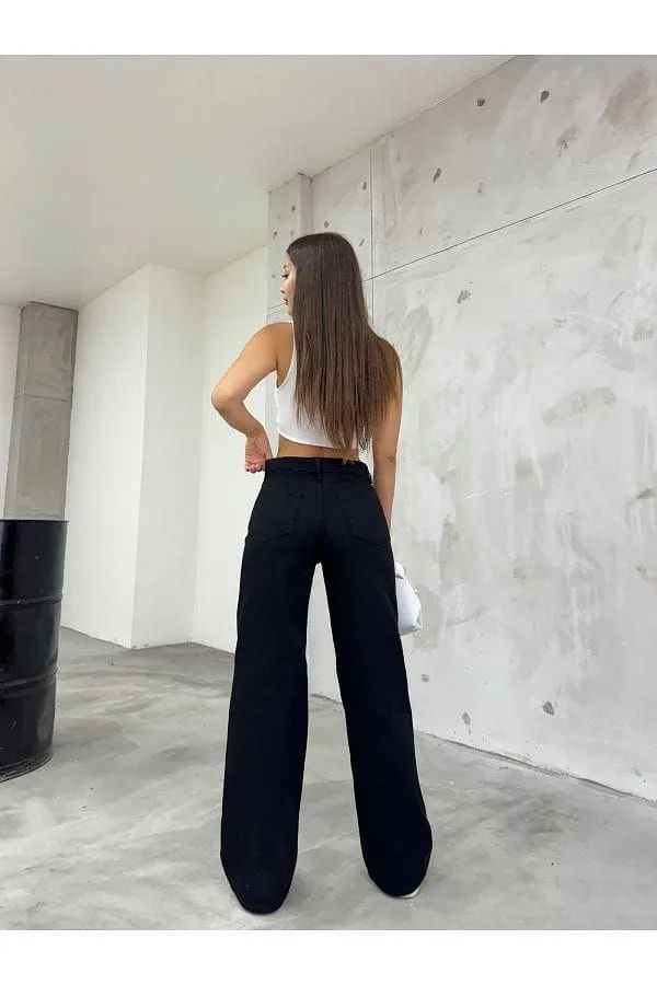 Black_High-Waisted_Wide-Leg_Trousers_With_White_Tie-Front_Crop_Top