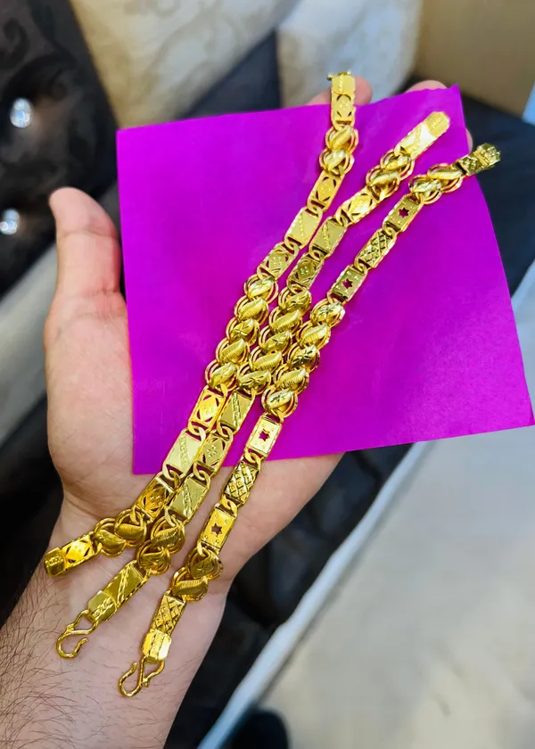 Golden_Alloy_And_Gold_Plated_Premium_Bracelet_For_Men
