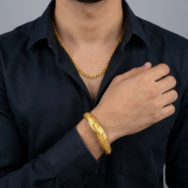 Golden_Alloy_And_Gold_Plated_Premium_Chain_With_Kada_For_Men