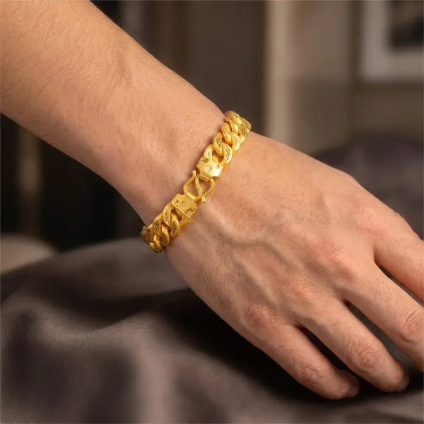 Golden_Alloy_And_Gold_Plated_Premium_Bracelet_For_Men