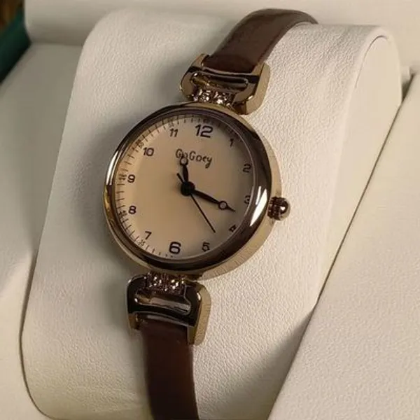 Womens_Quartz_Wrist_Watch_(Minimal_Dial)