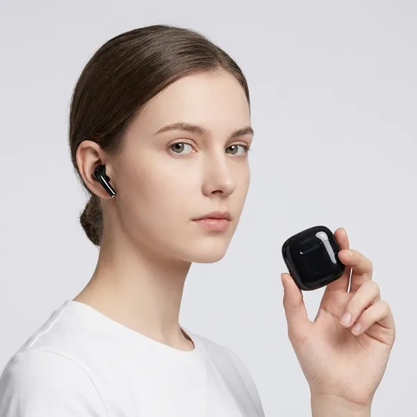 Transparent_Bluetooth_Wireless_Earbuds_with_Charging_Case