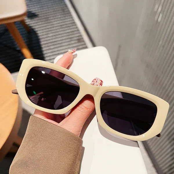 Retro_Square_Sunglasses_for_Women