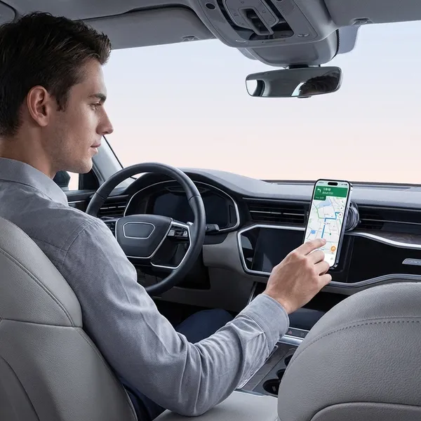 Magnetic_Car_Mobile_Phone_Holder_With_Suction_Cup_Mount