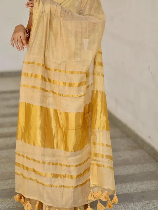 Off_White_Tissue_Silk_Kasavu_Zari_Border_Tassel_Pallu_Saree_For_Women