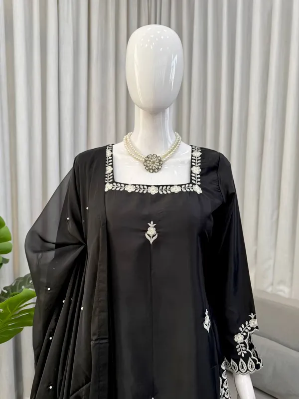 Black_Crepe_Embroidered_Kurti_Palazzo_Set_With_Dupatta_For_Women