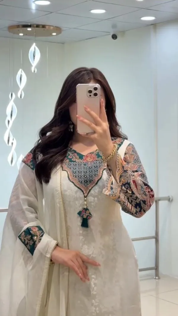 Cream_Banarasi_Handwork_Suit_Set_with_Jacquard_Dupatta