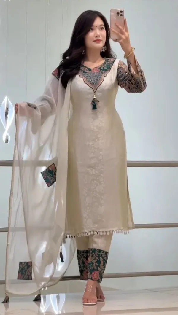 Cream_Banarasi_Woven_Straight_Suit_Set_With_Jacquard_Dupatta_For_Women