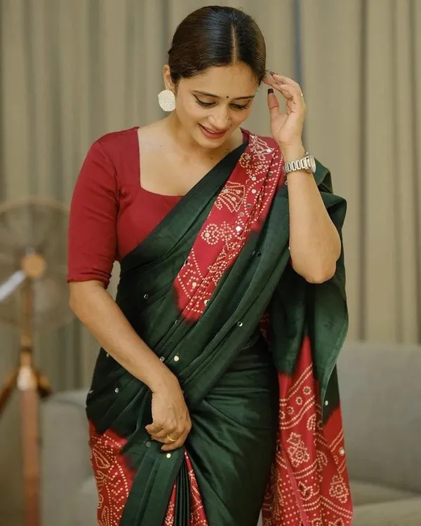 Forest_Green_Modal_Silk_Folk_Art_Printed_Saree_For_Women