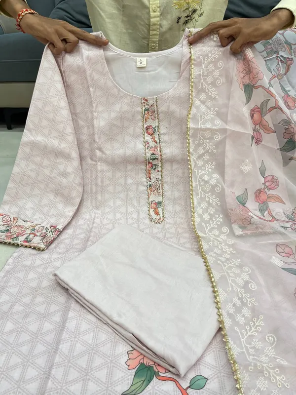 Lilan_Floral_Printed_Suit_Set_with_Dupatta_â€“_Light_Pink_Festive_Wear