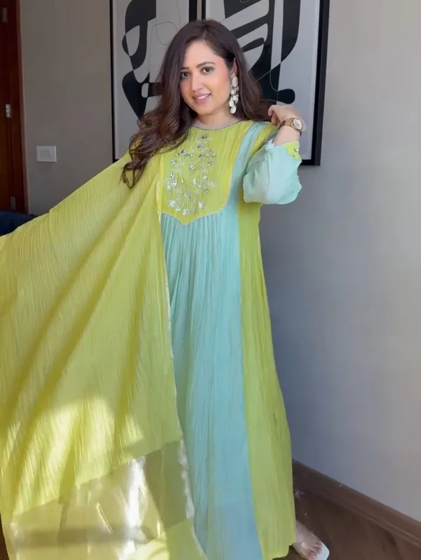 Pastel_Green_Mul_Chanderi_Handwork_Suit_Set_With_Banarasi_Dupatta_For_Women