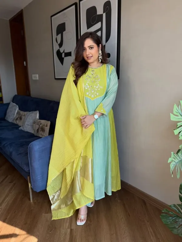 Pure_Mul_Chanderi_Suit_Set_with_Banarasi_Lagadi_Dupatta_&_Handwork