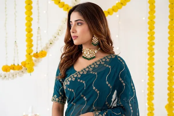 Teal_Star_Georgette_Embroidered_Leriya_Saree_For_Women