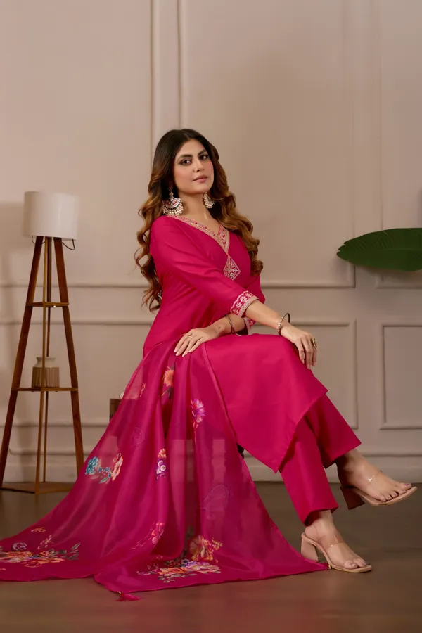 Pink_Cotton_Straight_Embroidered_Kurti_Pyjama_Set_With_Dupatta_For_Women